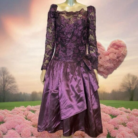Moody 1980’s Purple Satin Black Lace Double Bow Party Prom Dress PTP 18.5” - Picture 1 of 7